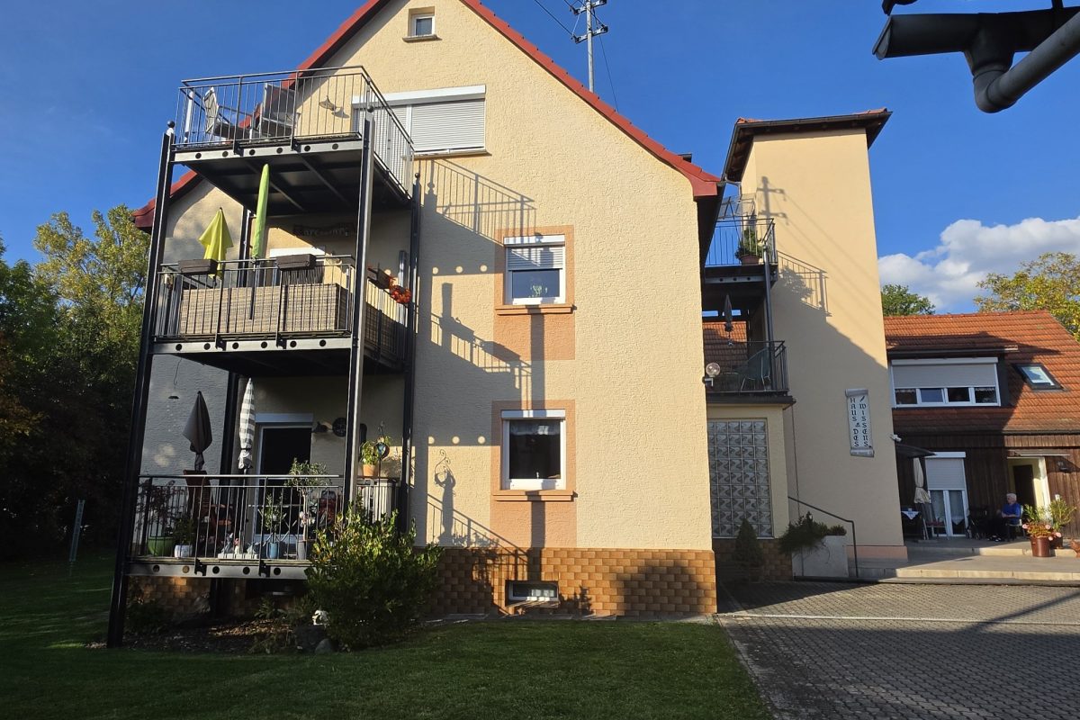 Jede Wohnung hat einen sonnigen Balkon oder eine Terrasse